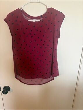 Elle Burgundy Short Sleeve Top with Navy Heart Motif